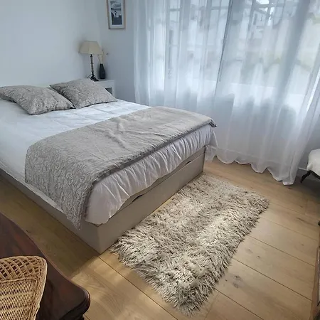 : Avec Terrasse, 2 Ch. Et Parking Au Coeur Historique - Fr-1-792-34 公寓