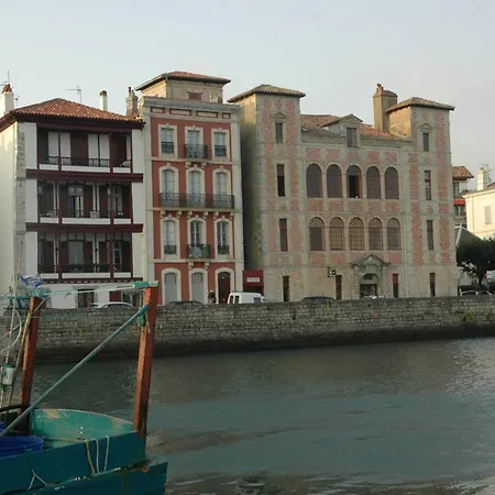 : Avec Terrasse, 2 Ch. Et Parking Au Coeur Historique - Fr-1-792-34 Apartment Saint-Jean-de-Luz