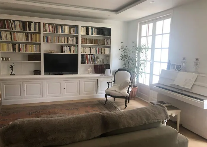 : Avec Terrasse, 2 Ch. Et Parking Au Coeur Historique - Fr-1-792-34 Apartamento San Juan de Luz