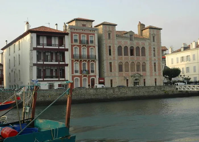 : Avec Terrasse, 2 Ch. Et Parking Au Coeur Historique - Fr-1-792-34 Apartamento San Juan de Luz